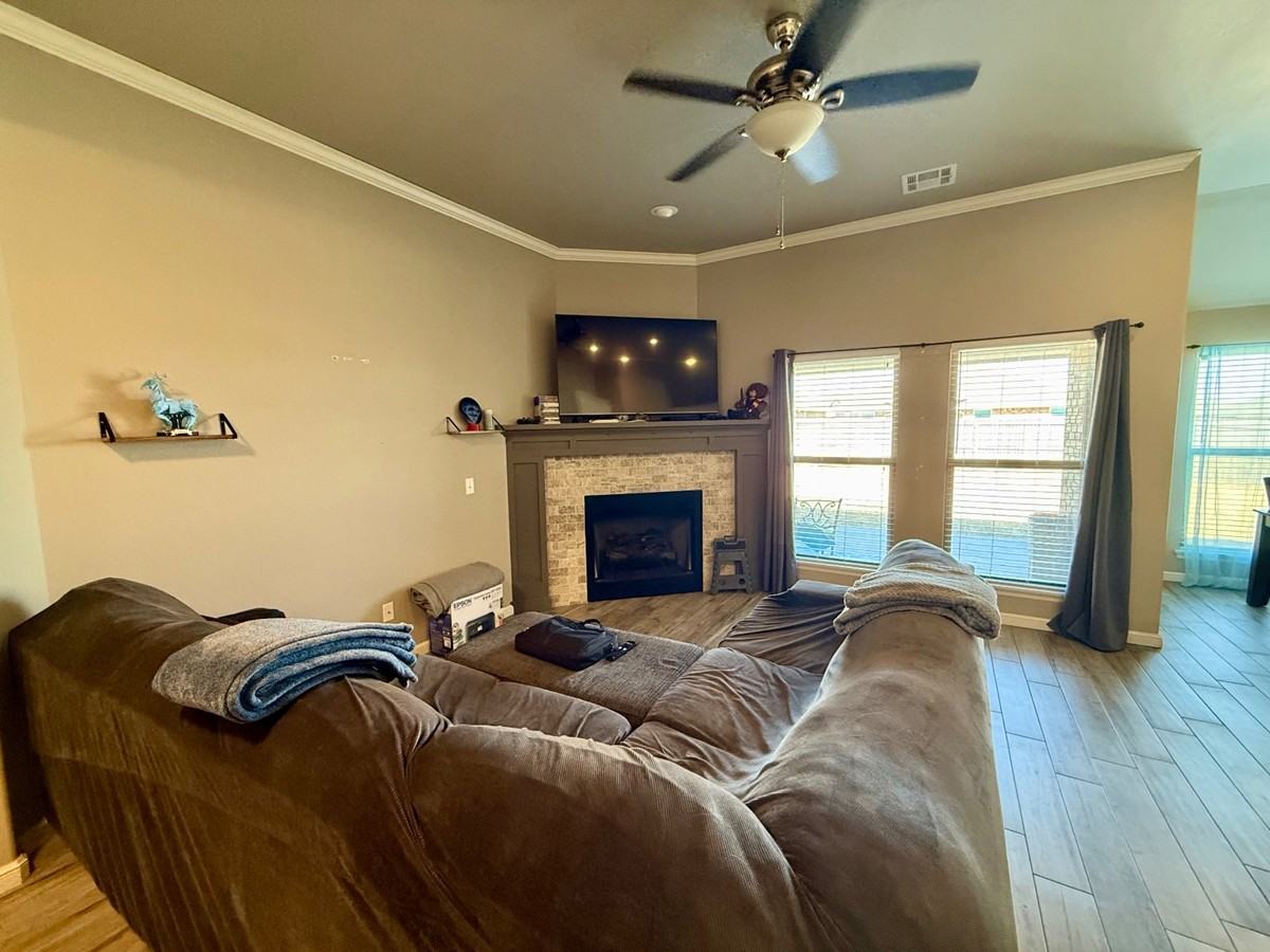 9401 Nw 87th St #1 - Photo 5 of 24