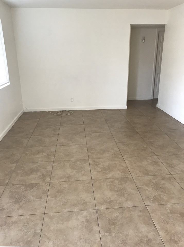 2503 N Euclid Ave #1 - Photo 4 of 22