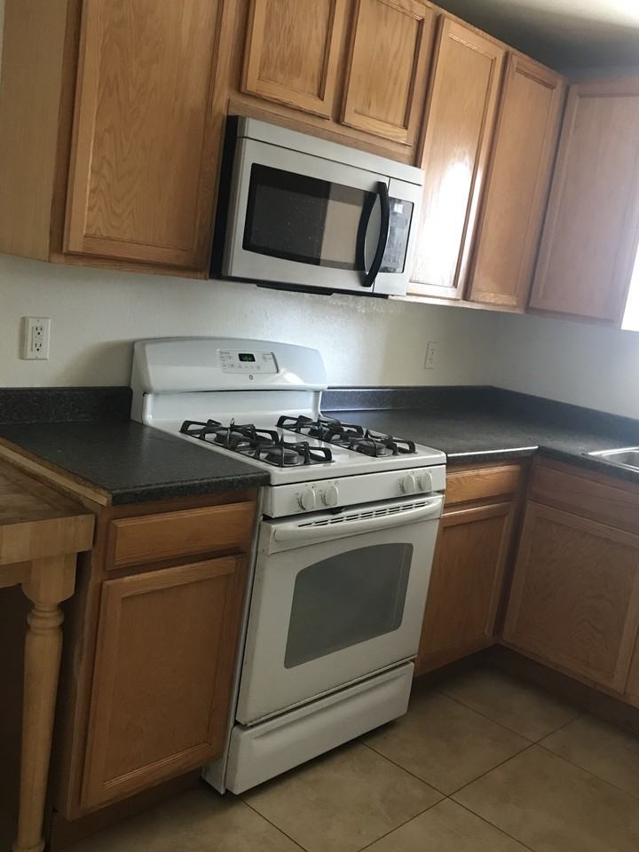 2503 N Euclid Ave #1 - Photo 6 of 22