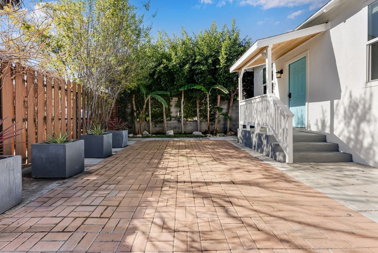 631 Indiana Ave Frnt #631FRNT - Photo 3 of 28