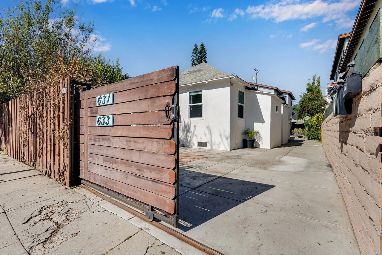 631 Indiana Ave Frnt #631FRNT - Photo 4 of 28