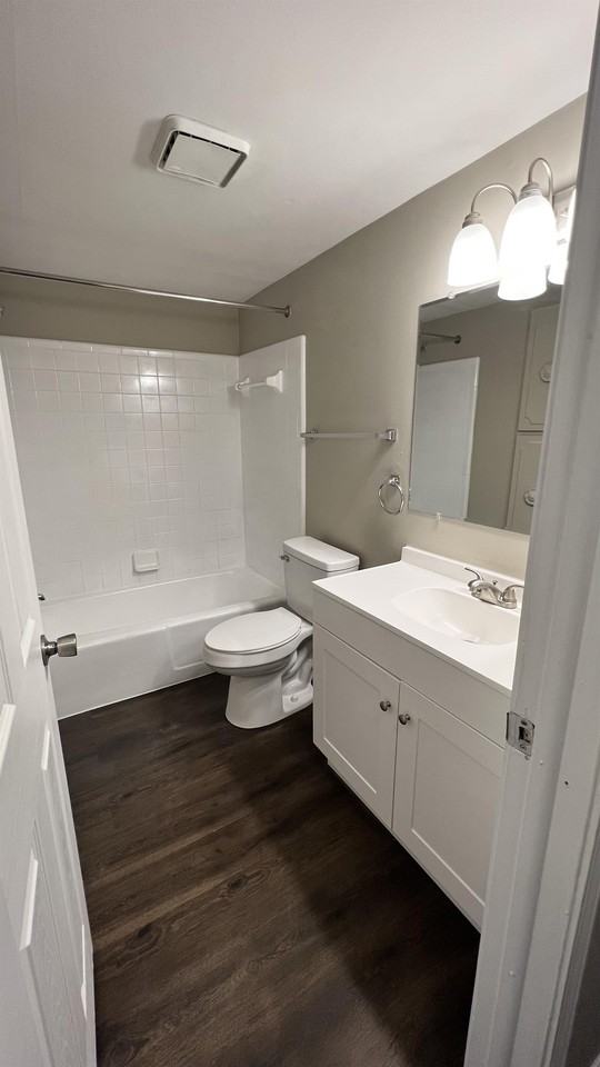 23700 W Warren St #7461UPG - Photo 3 of 7