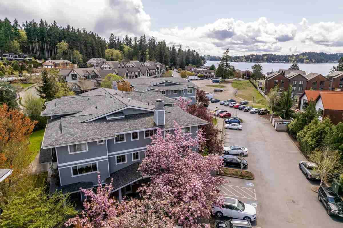 4779 Lynwood Center Rd Ne - Photo 3 of 24