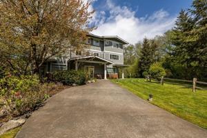 featured image of 4779 Lynwood Center Rd Ne