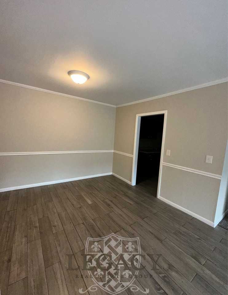 370 Wallace Rd #D13 - Photo 2 of 15