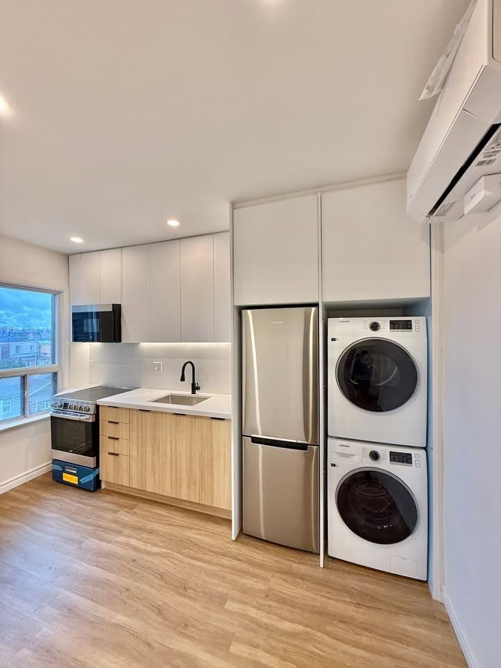 22 Ascot Avenue #2nd Floor - Photo 2 of 11