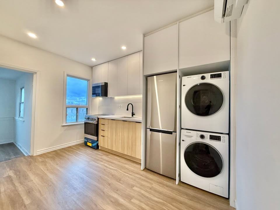 22 Ascot Avenue #2nd Floor - Photo 3 of 11