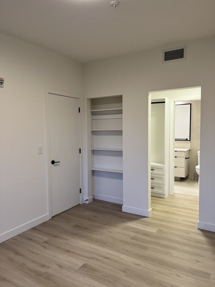 623 Kemsley Avenue #309 - Photo 7 of 37