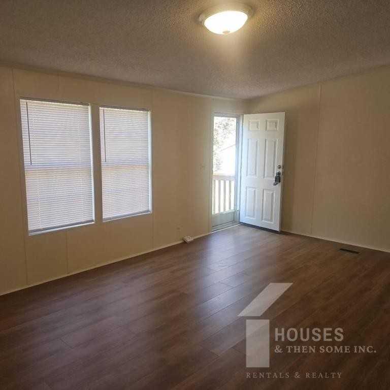 309 Ashwood Ln - Photo 2 of 22