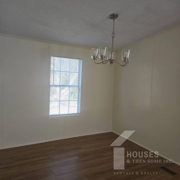 309 Ashwood Ln - Photo 7 of 22