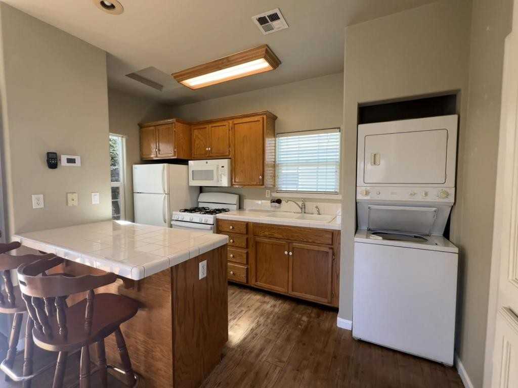 61 Lambuth Ave - Photo 3 of 10