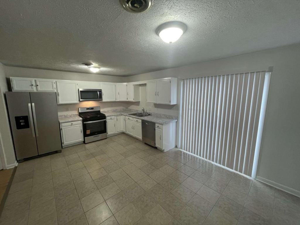 121 Scenic Park Pl - Photo 2 of 7