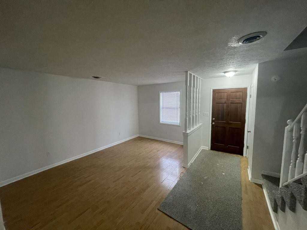 121 Scenic Park Pl - Photo 4 of 7