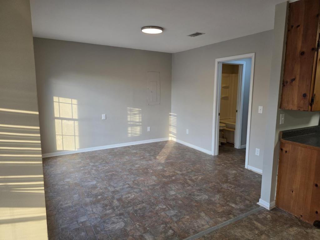 555 S 9th St - Photo 6 of 13