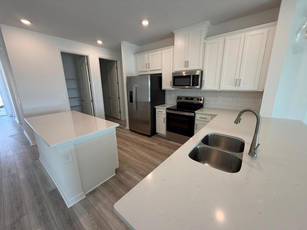 5726 Gingham Dr - Photo 3 of 19