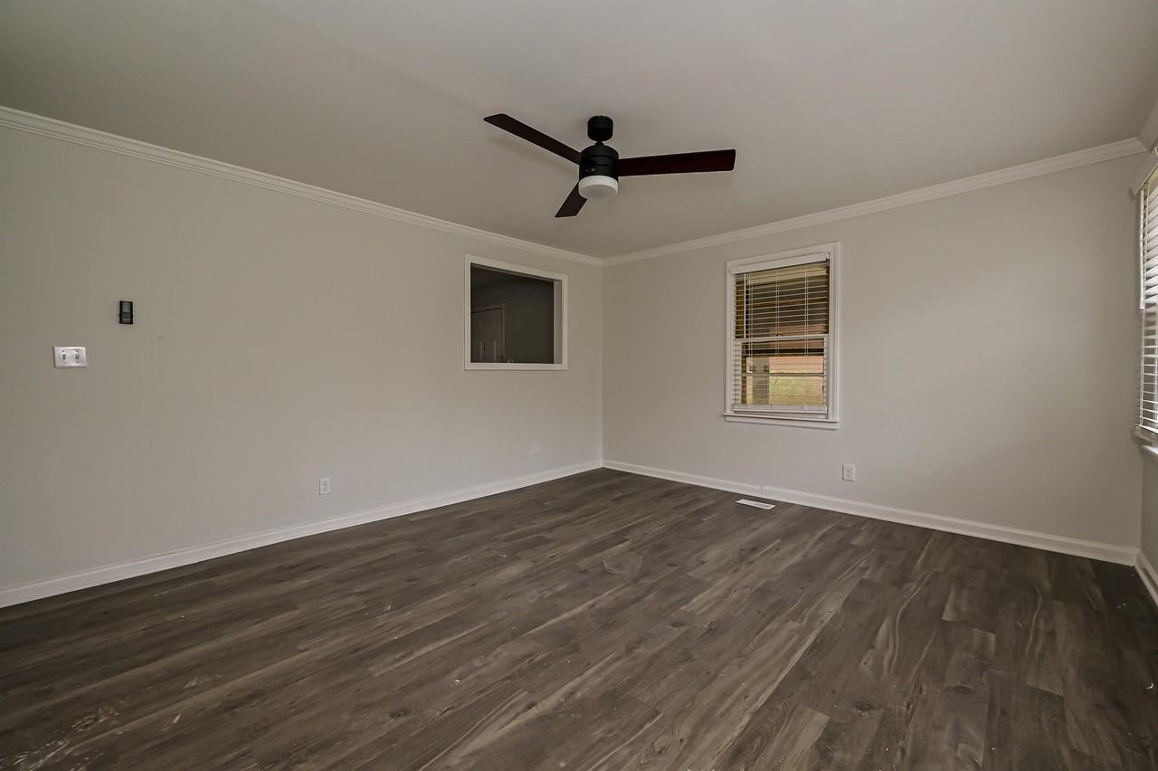 1640 Eaves Rd - Photo 2 of 21