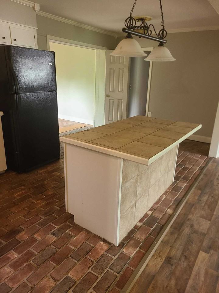 3218 Seminole Dr - Photo 2 of 10