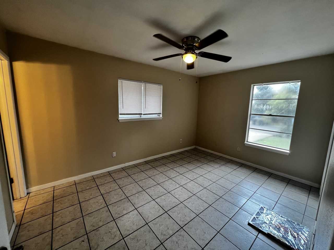 1004 Hillyer St #1004 - Photo 7 of 13