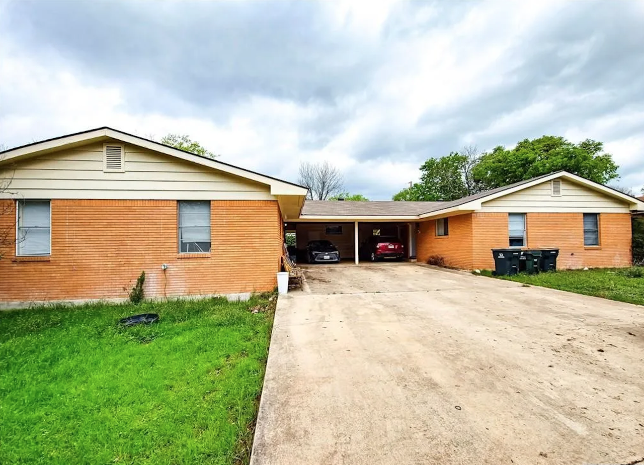 1004 Hillyer St #1004 - Photo 3 of 13