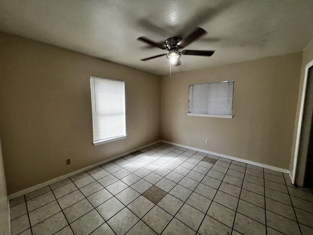 1004 Hillyer St #1004 - Photo 5 of 13