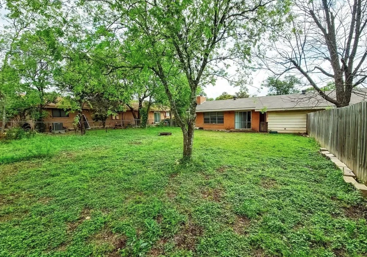 1004 Hillyer St #1004 - Photo 2 of 13