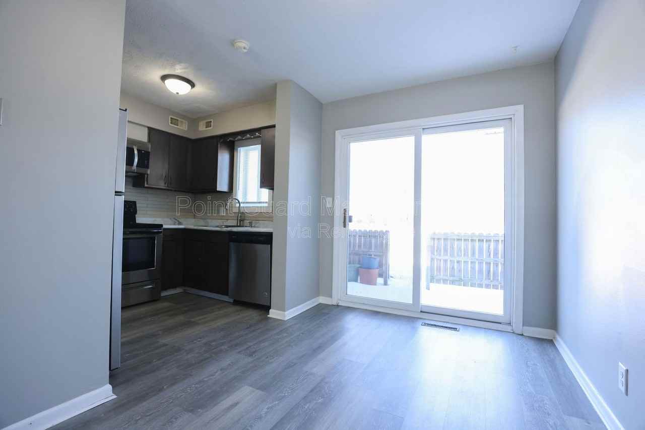 504 Cordes Dr #6 - Photo 4 of 17