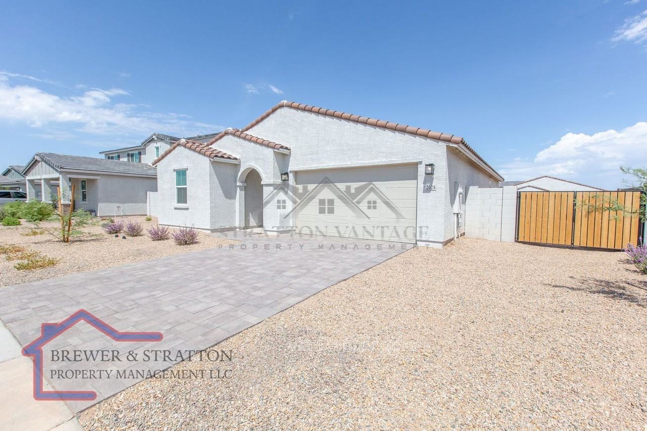 2028 E Brooklyn Dr - Photo 4 of 48