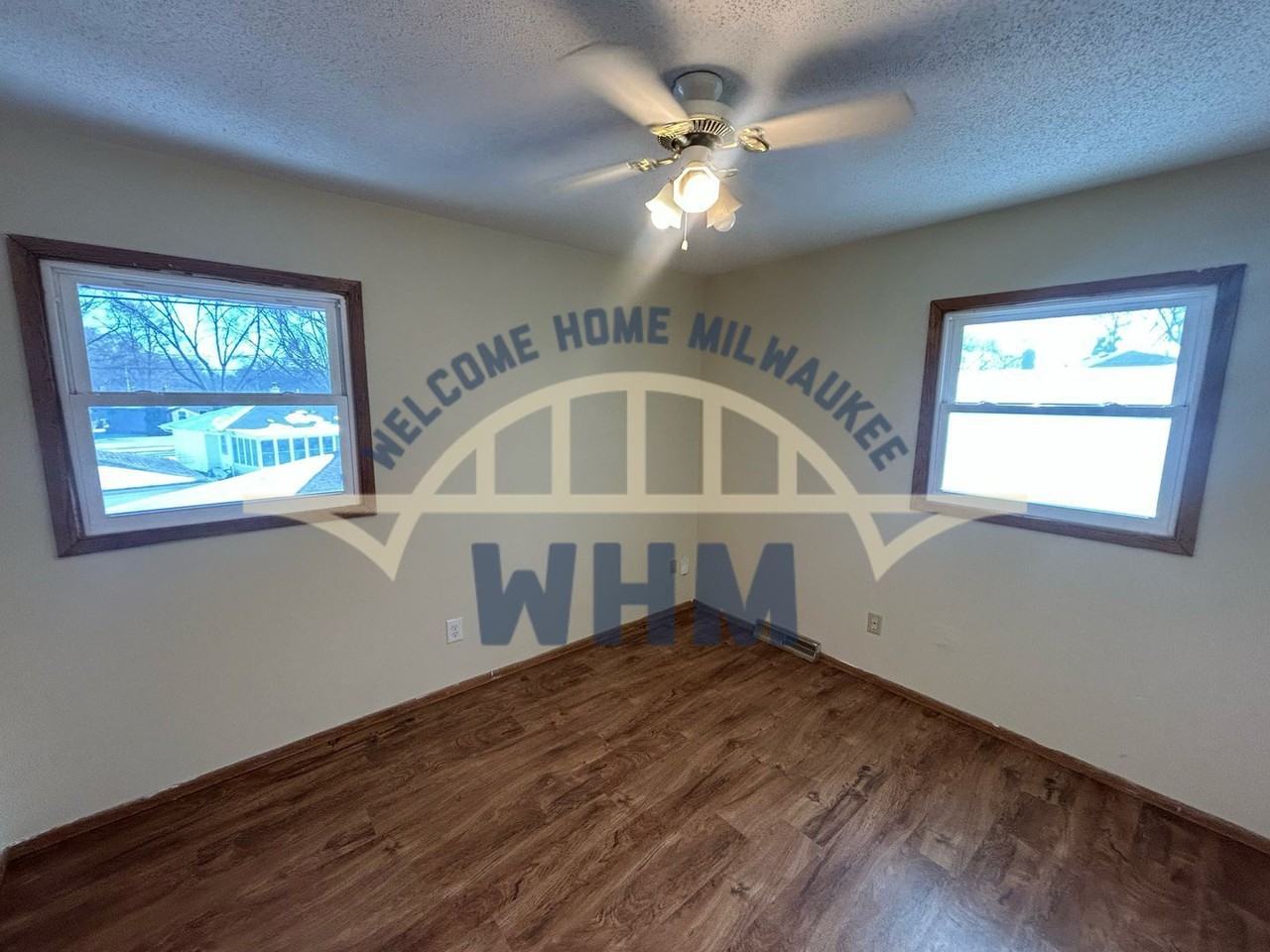 6580 N 73rd St - Photo 3 of 11