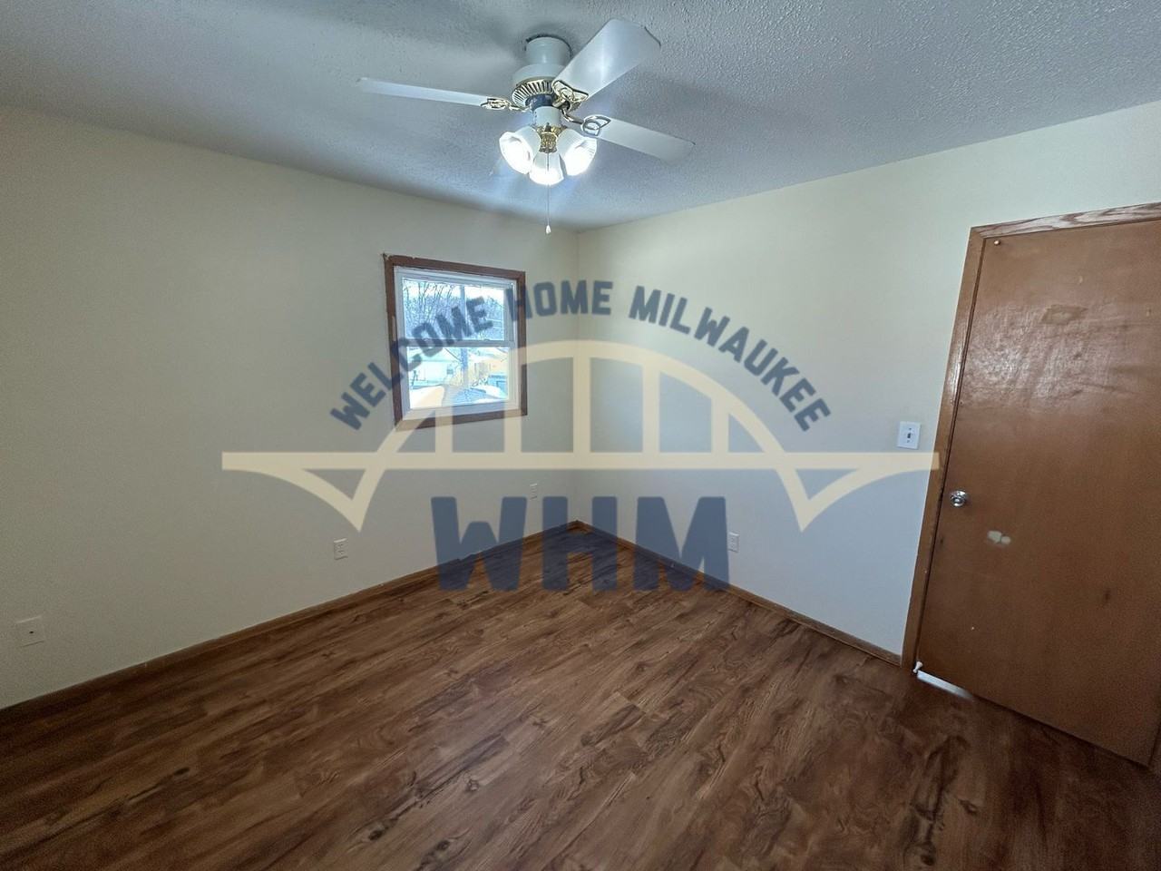 6580 N 73rd St - Photo 5 of 11