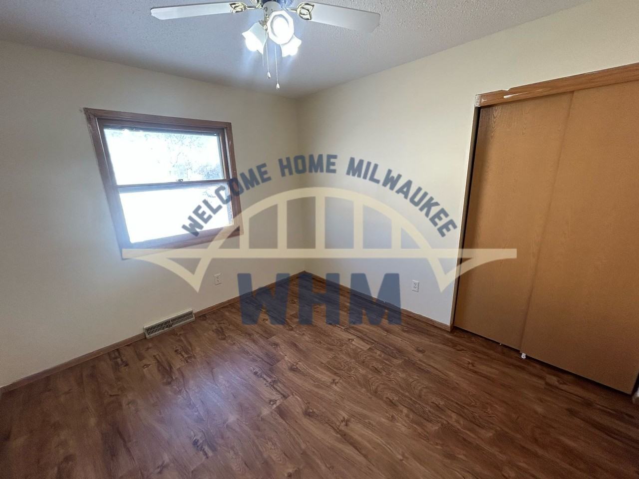 6580 N 73rd St - Photo 6 of 11