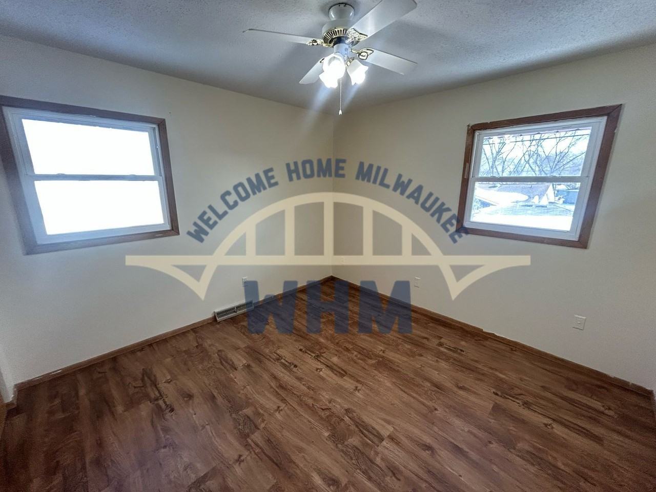 6580 N 73rd St - Photo 7 of 11