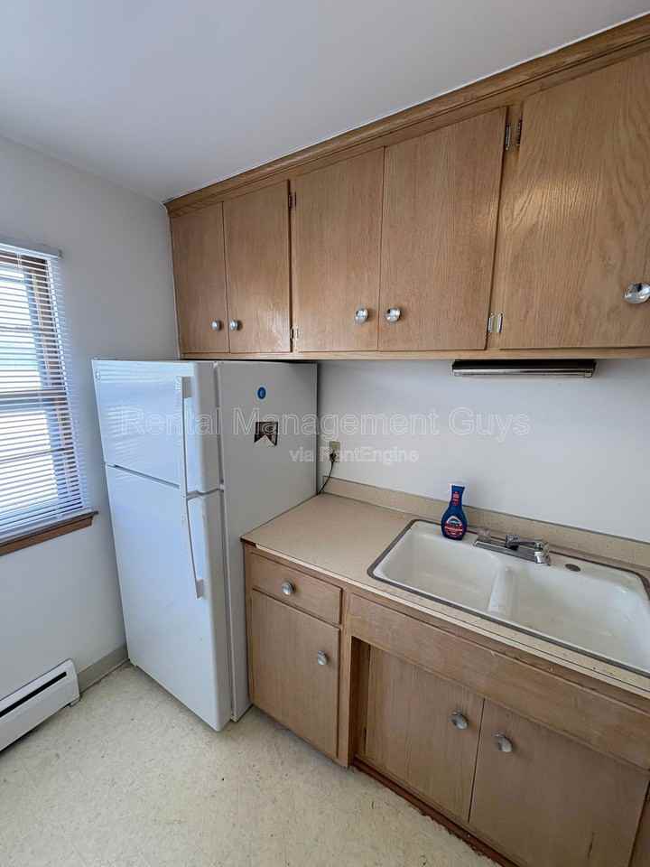 496 Front Ave #6 - Photo 5 of 12