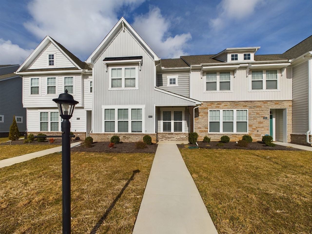 6127 Buntline Ln - Photo 3 of 36