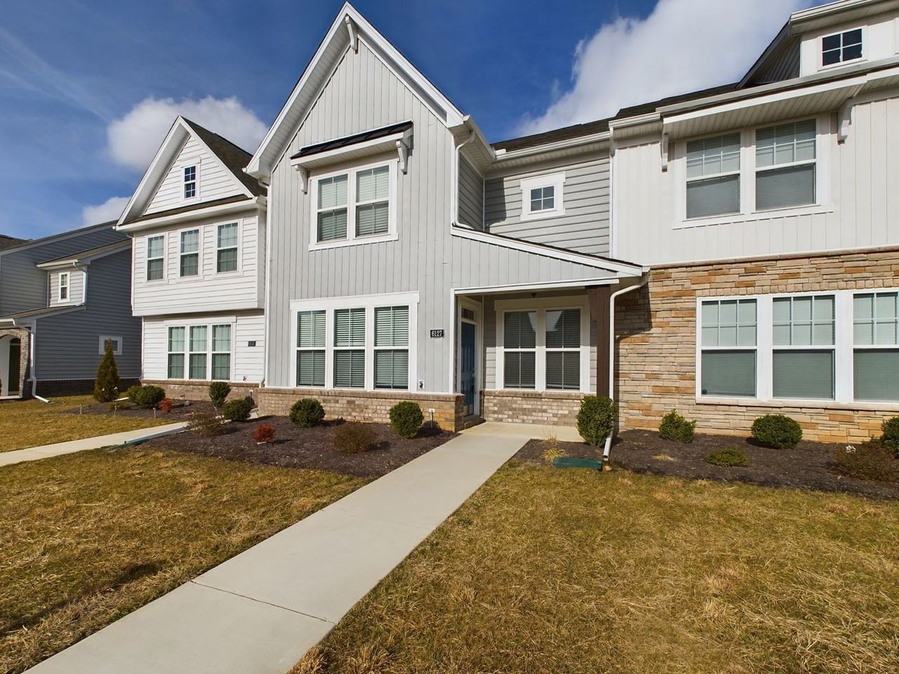 6127 Buntline Ln - Photo 5 of 36