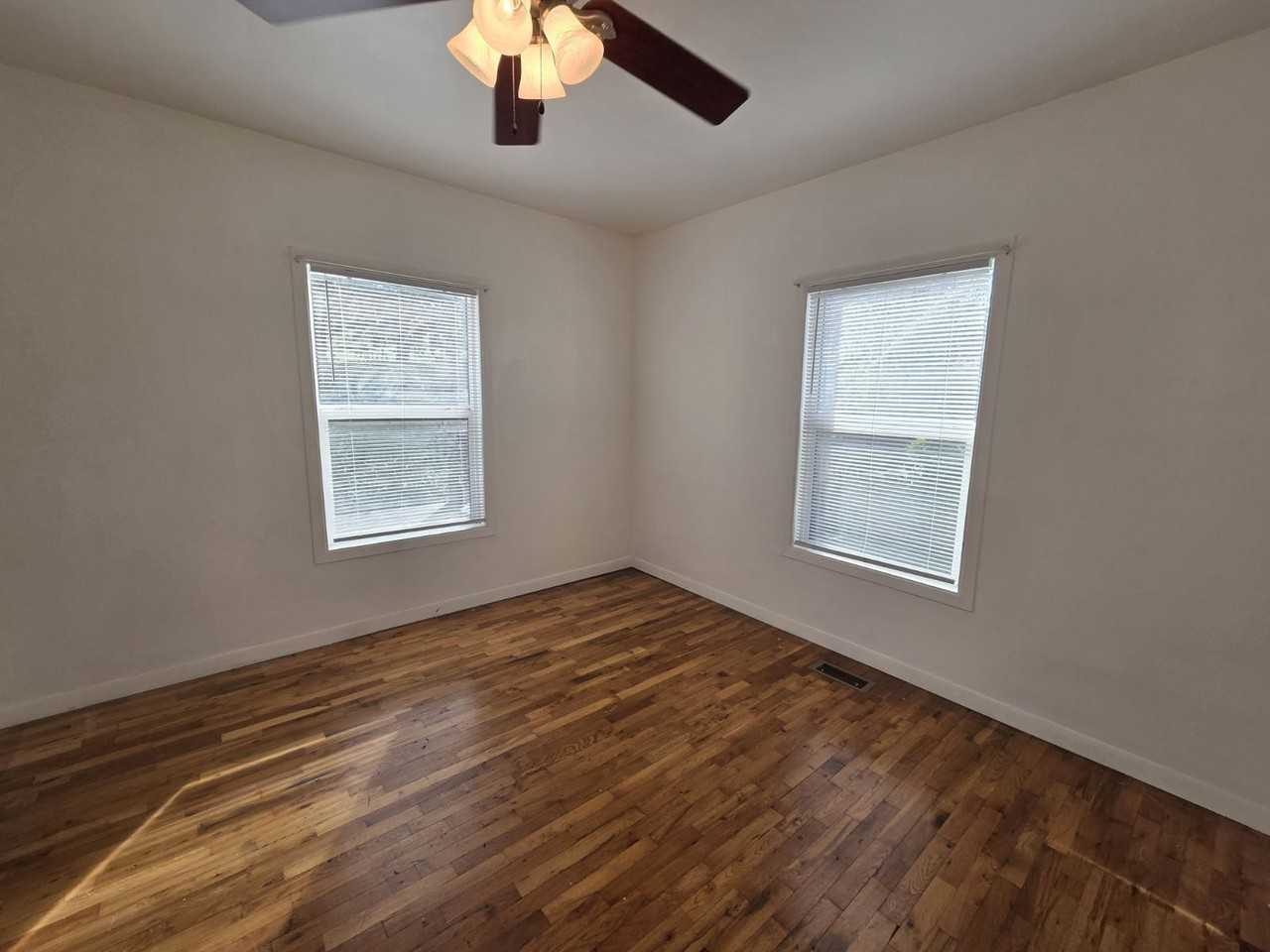 1764 Se Douglas Ave - Photo 5 of 20