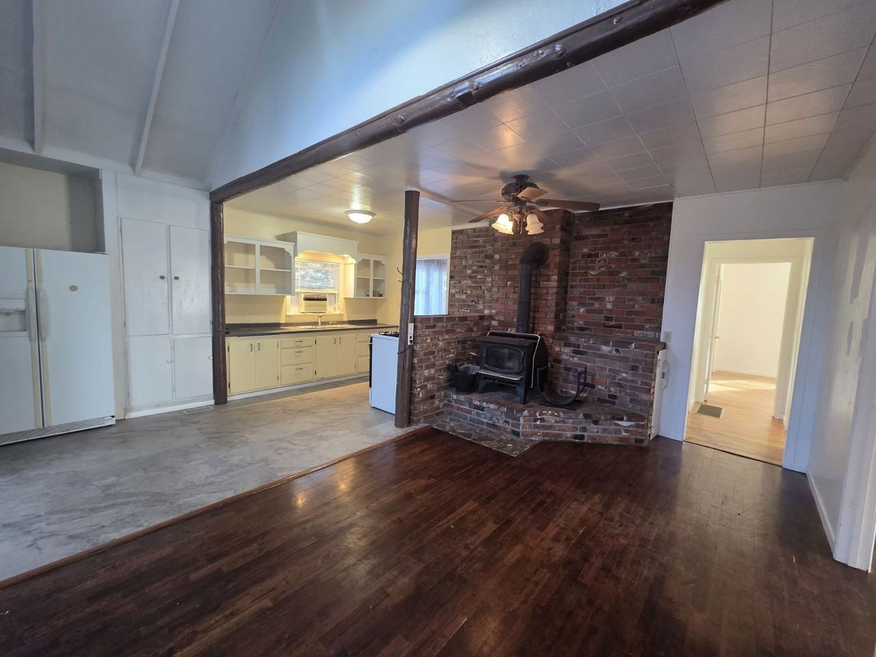 1764 Se Douglas Ave - Photo 6 of 20