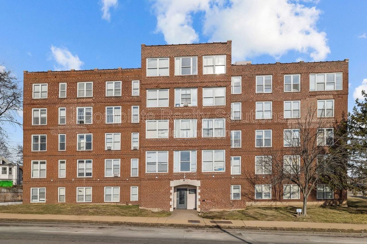 8612 Halls Ferry Rd #301 - Photo 3 of 21