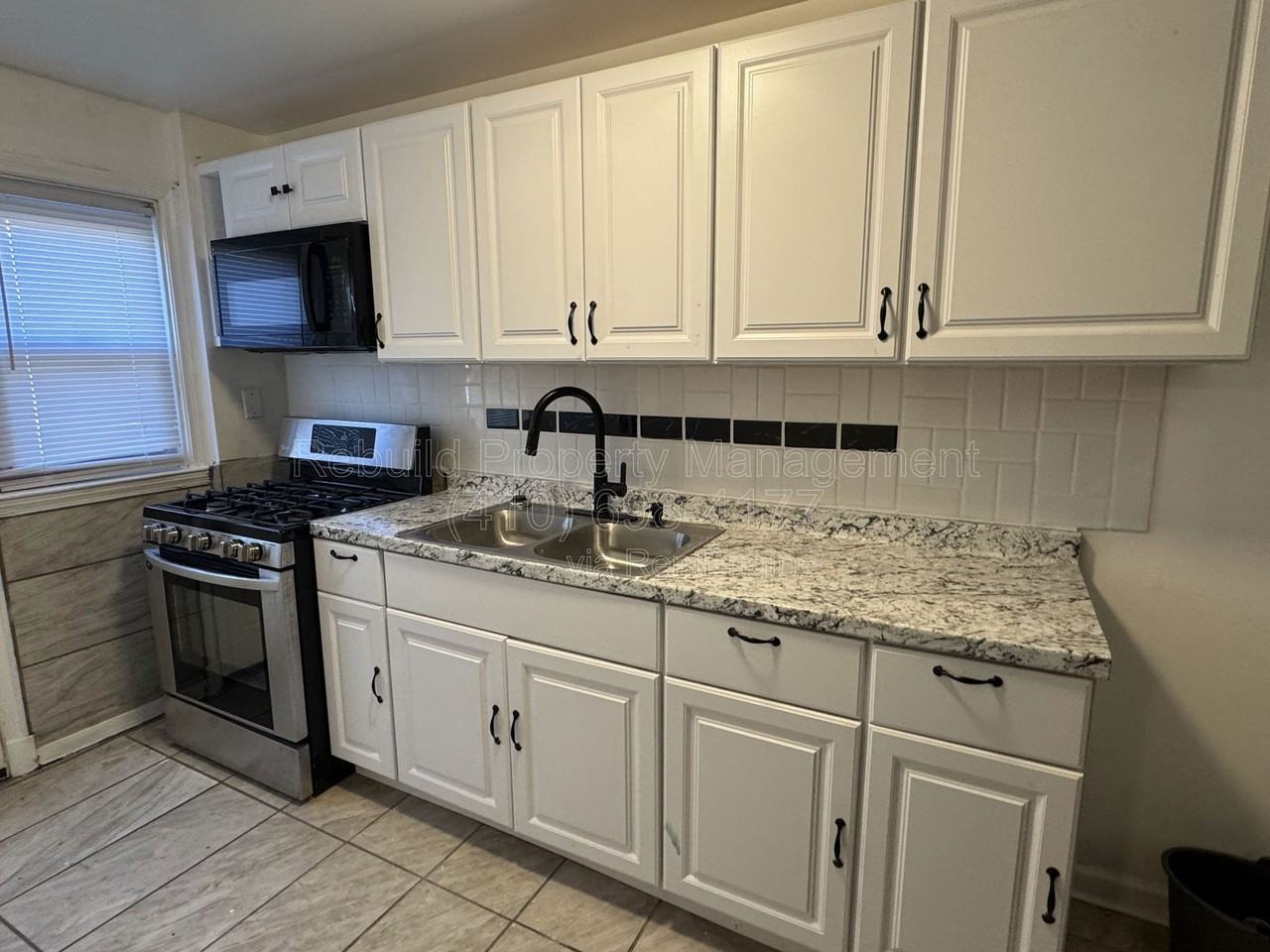 4430 Shamrock Ave - Photo 4 of 15