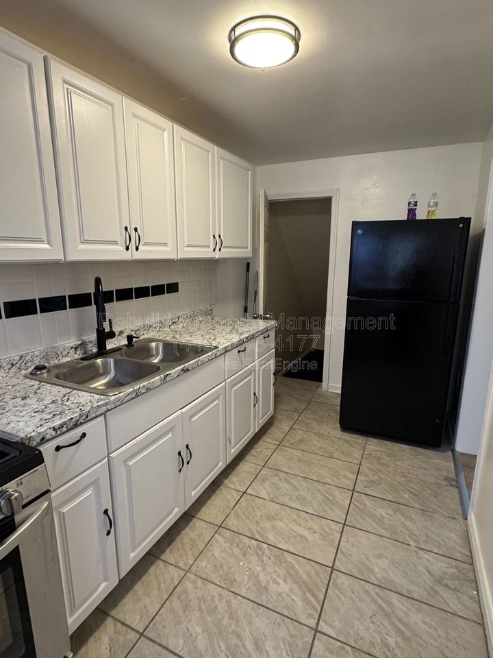 4430 Shamrock Ave - Photo 6 of 15