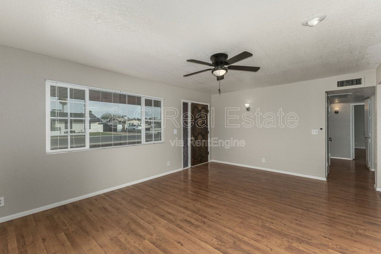 2115 E Fairfield St - Photo 2 of 22