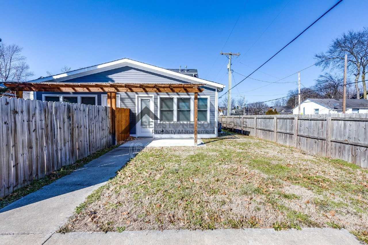 628 Shelby Ave #B - Photo 4 of 38