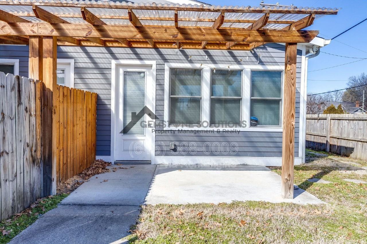 628 Shelby Ave #B - Photo 6 of 38