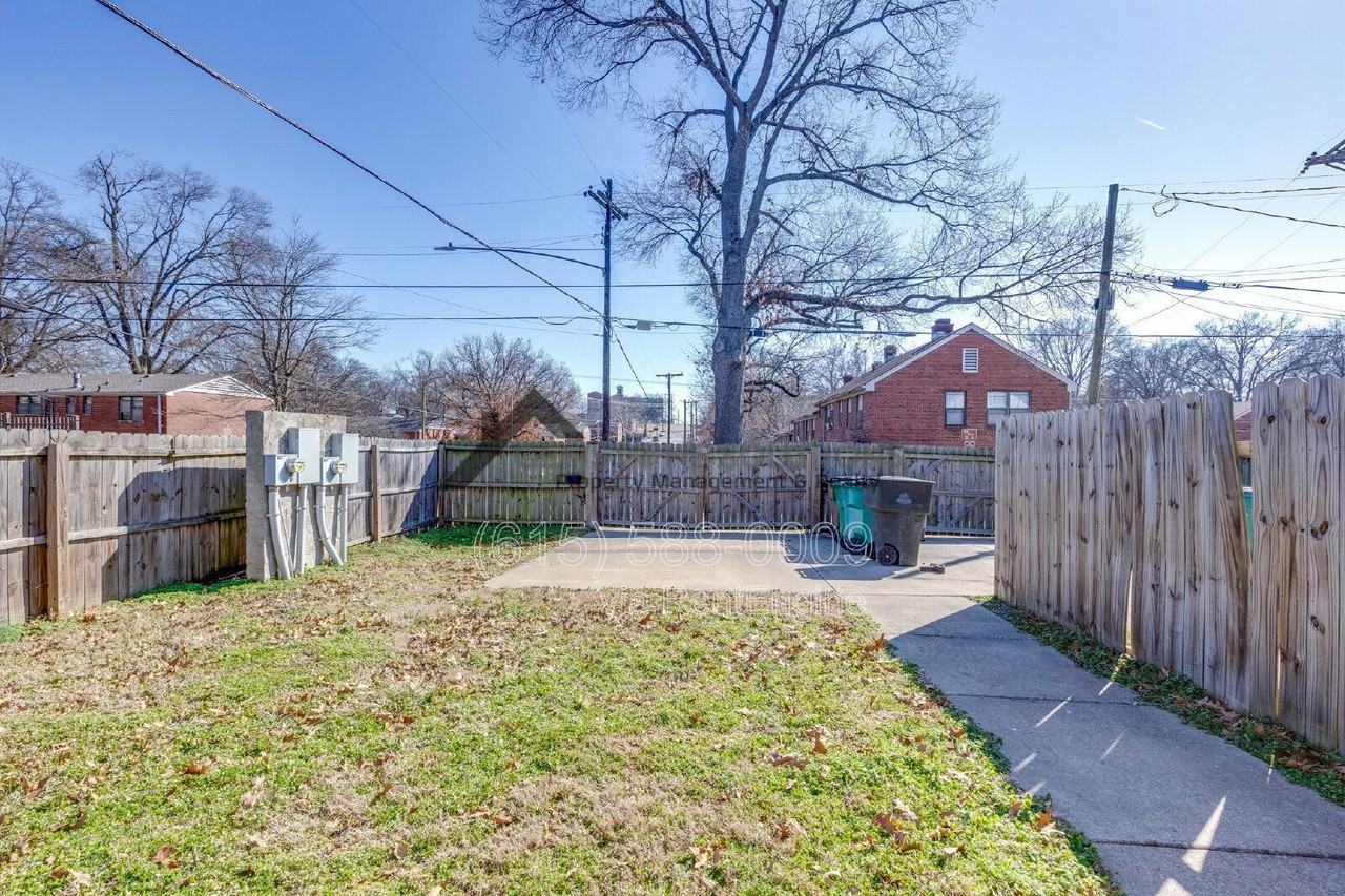 628 Shelby Ave #B - Photo 7 of 38