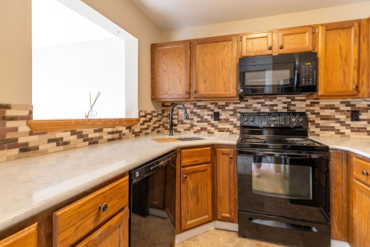 85 N Main St #115 - Photo 5 of 18