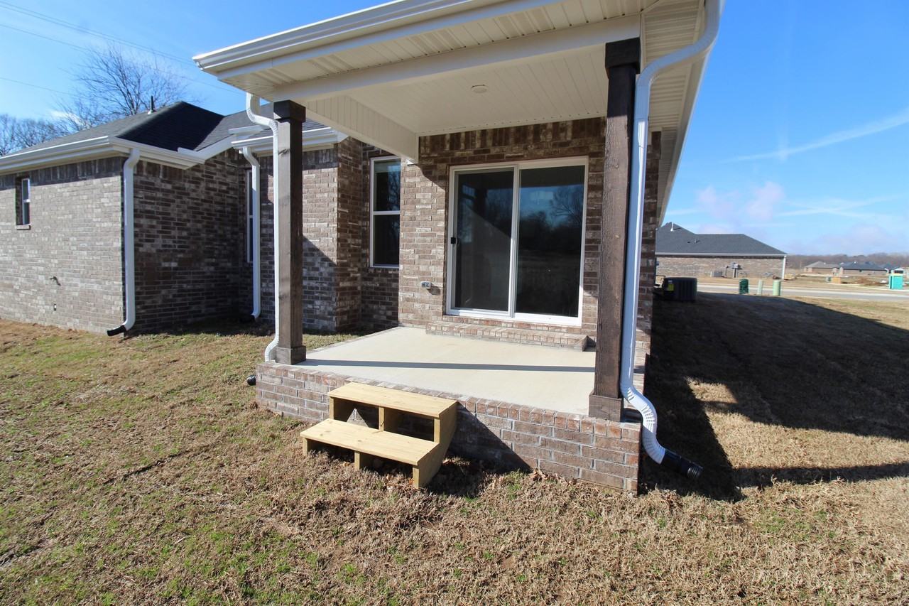 588 Utah Ave - Photo 2 of 33