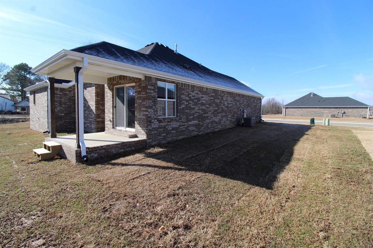 588 Utah Ave - Photo 5 of 33