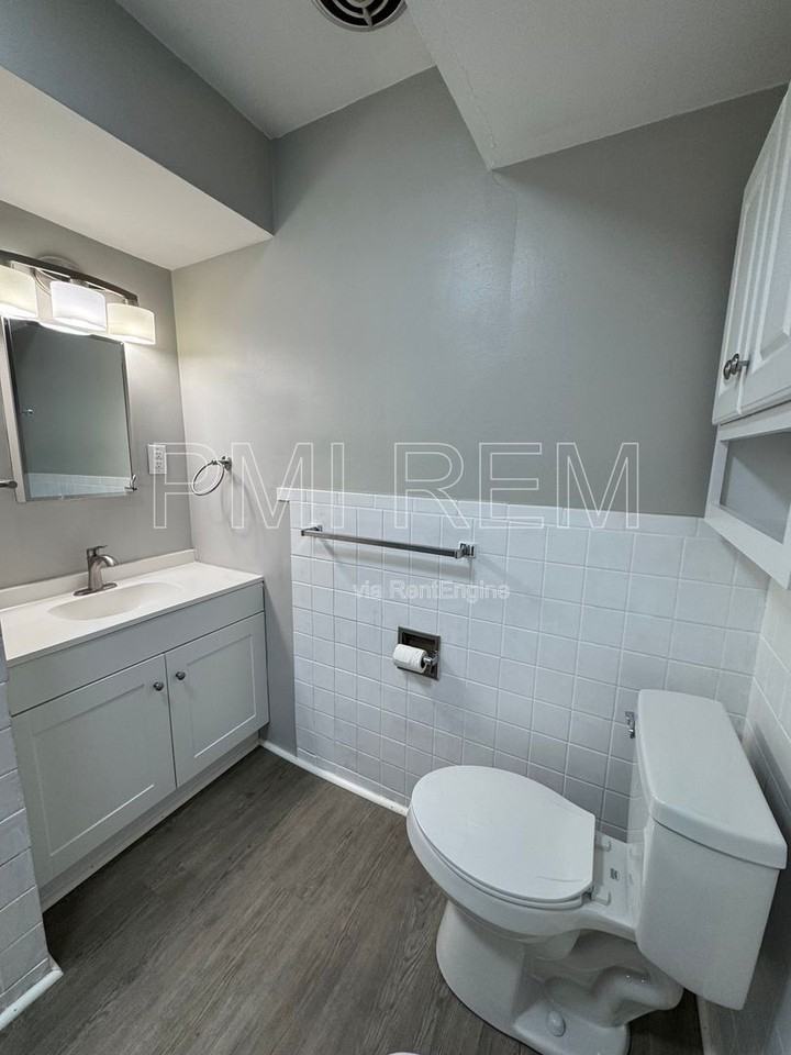 128 S Miller Rd #A - Photo 4 of 12