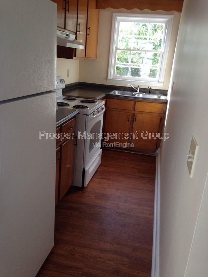 Columbus St #B - Photo 6 of 20