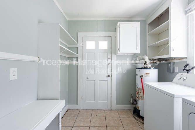 332 Ashley Ave #B - Photo 7 of 11