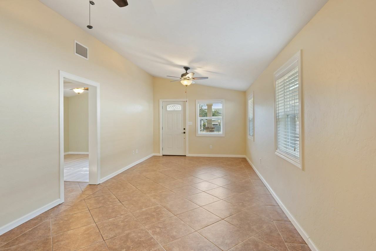 824 Prince Ave - Photo 4 of 32